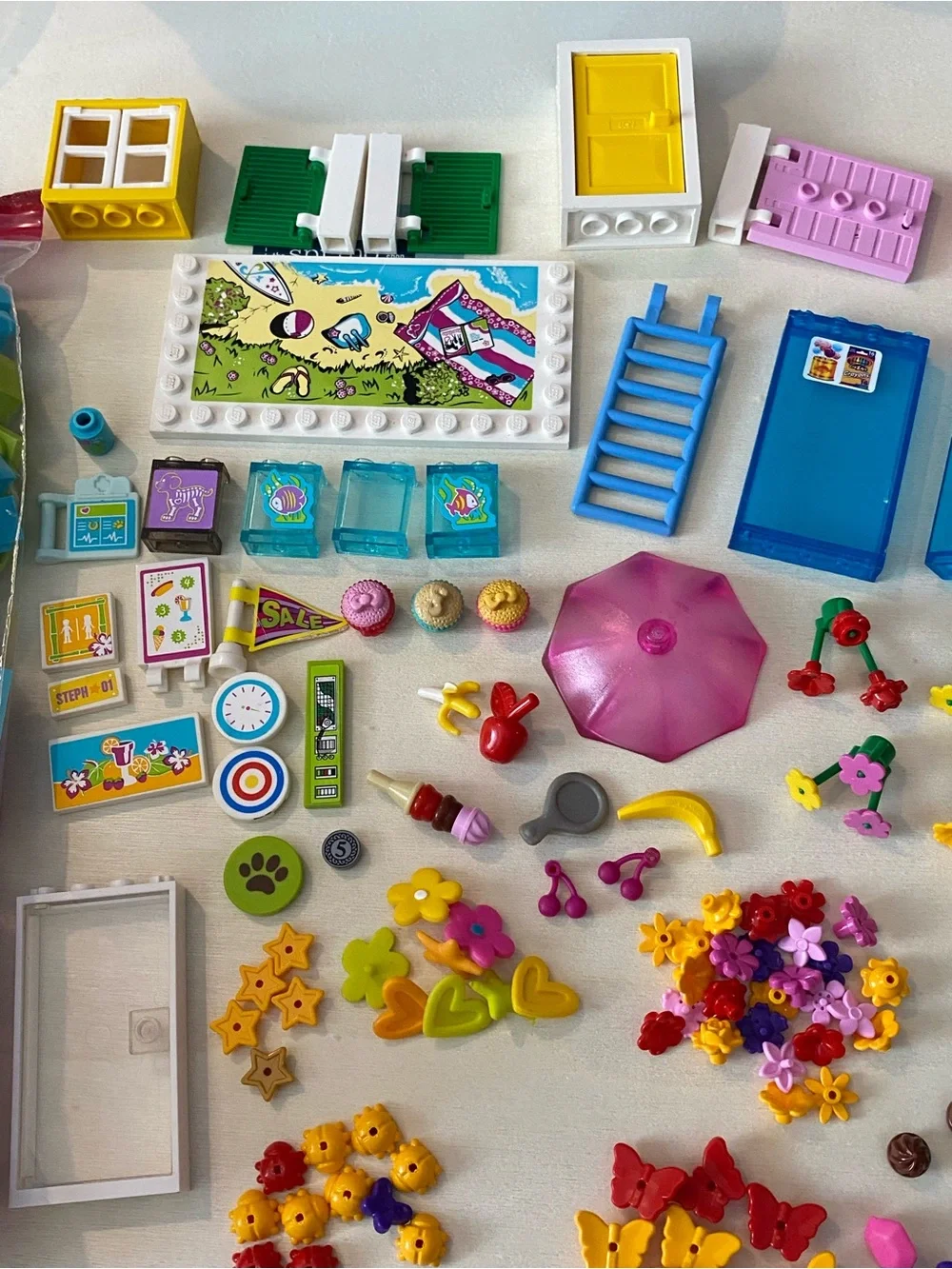Lego Friends Mixed Bundle- lots of Accessories & branded pieces- Appx 1.1 lbs